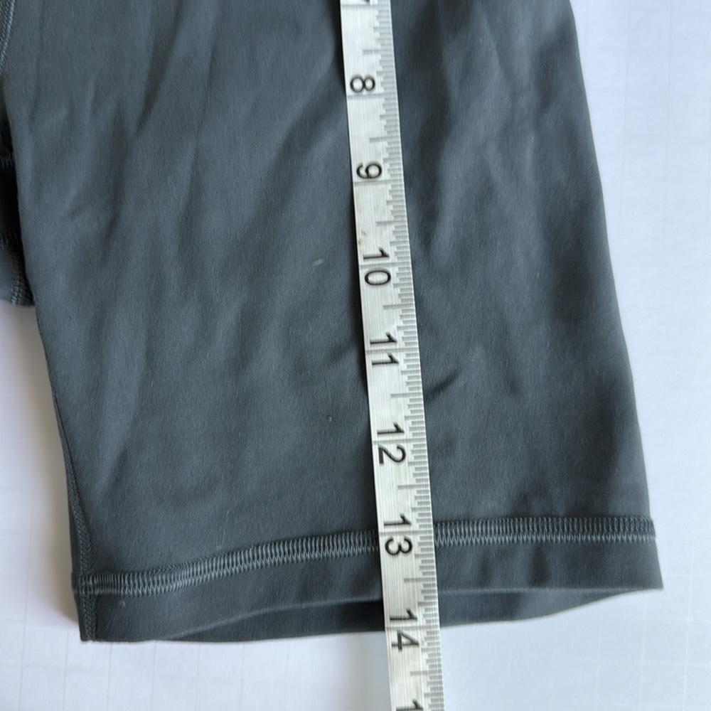 Lulu Lemon Grey Women's High-Waisted Biker 6” Shorts - Size 2 NWOT - Picture 4 of 10